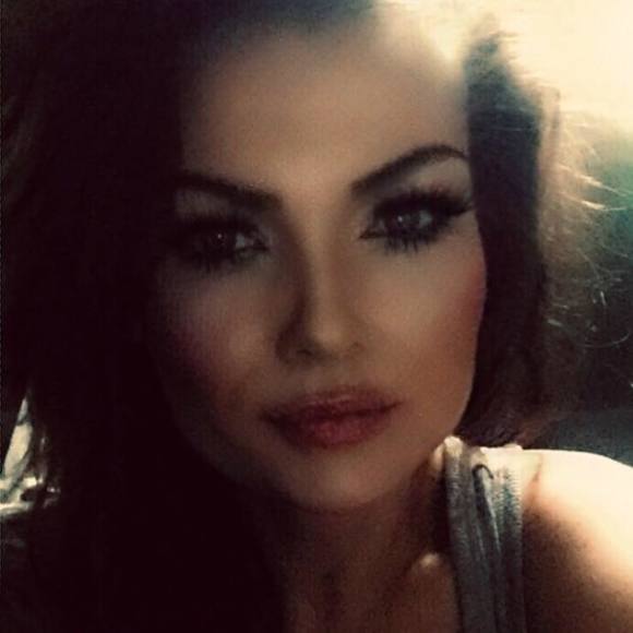 Meet your Posher, Nicole - Picture 1 of 1